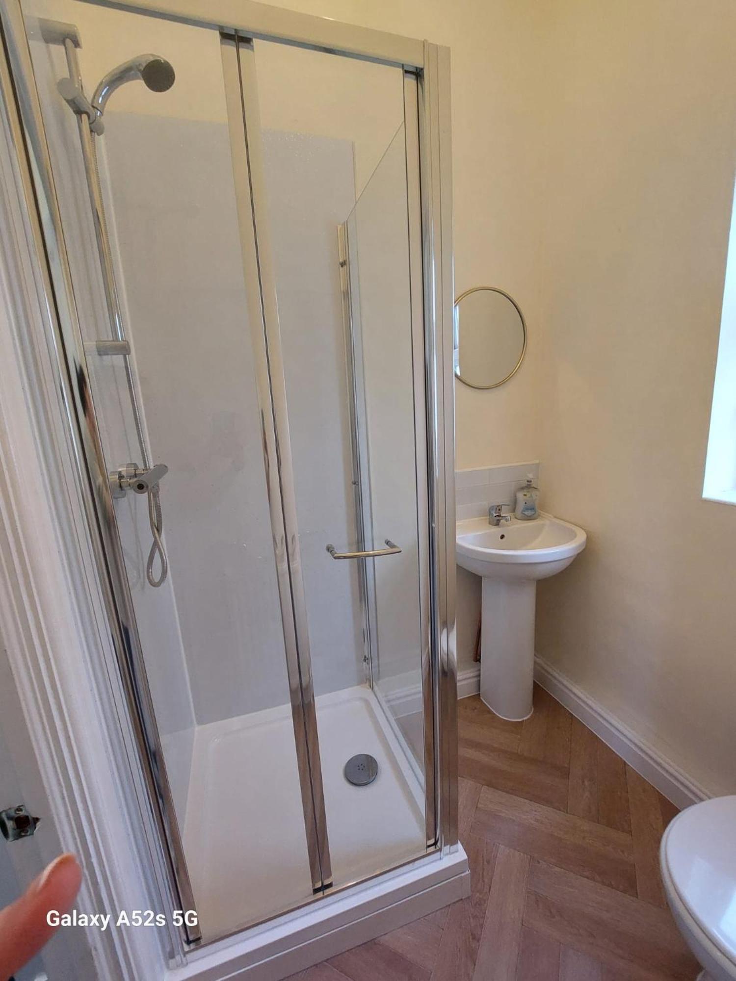 Self Check In Rooms Central Wakefield Esterno foto