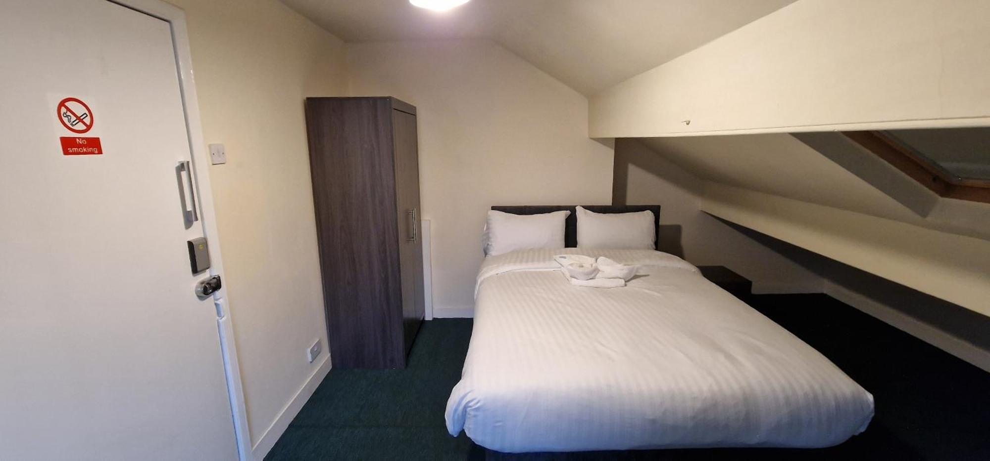 Self Check In Rooms Central Wakefield Esterno foto